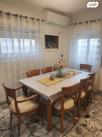 דירה, יצחק שדה 34, שיכון עובדים, טבריה