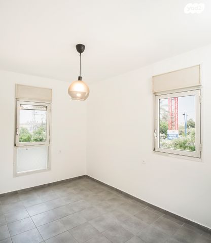 דירה, הצבעוני 41, נאות אשכול, יבנה