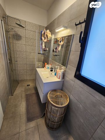 דירה, קריניצי 11, שכונת יהלום, מרכז העיר ב, רמת גן