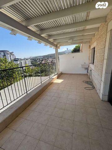 דירת גן, בת חן 26, רמת חן, חיפה