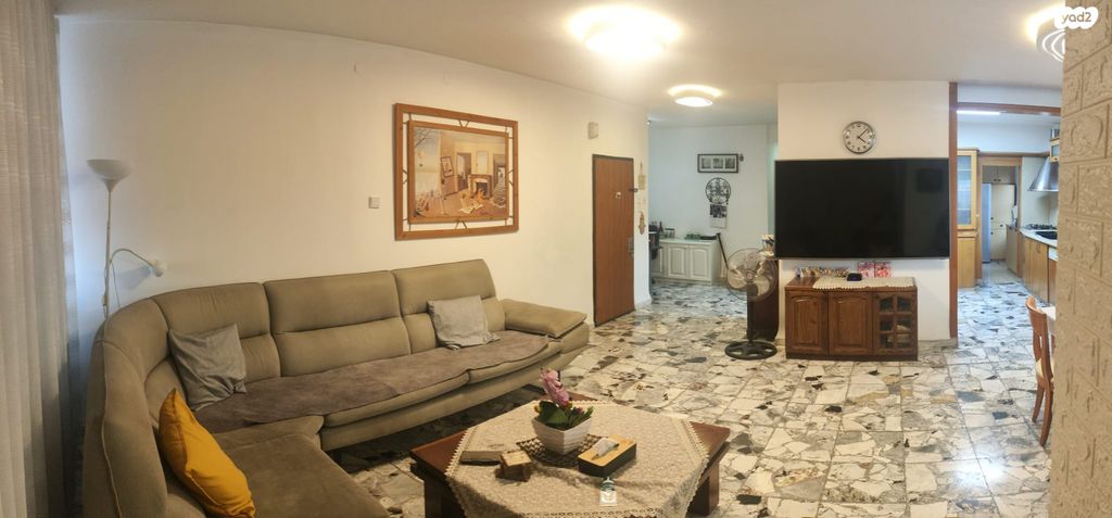 דירה, יצחק שדה 34, שיכון עובדים, טבריה