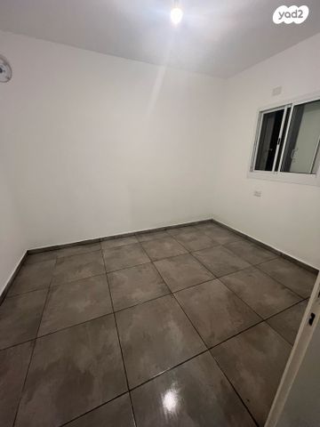 דירה, הרב אבא אבוחצירה 25, שדרות בפארק, שדרות