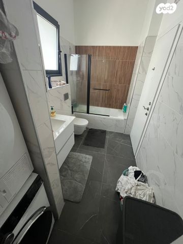 גג/ פנטהאוז, יצחק שמיר 13, נווה שרון / שער העיר, נתיבות