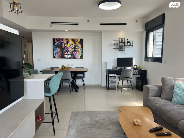 דירה, הכרמל 1, נאות שז"ר, יבנה