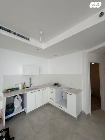 דירה, גרציאני יצחק 10, גני שרונה, קרית הממשלה, תל אביב יפו