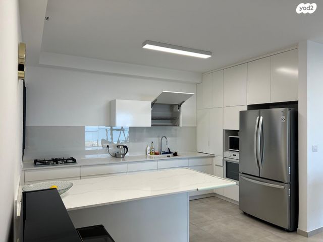 דירה, דולפין 2, גלי כרמל, טירת כרמל