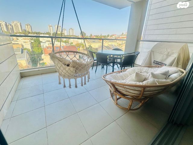 דירה, הר הצופים 11, רחובות ההולנדית, רחובות