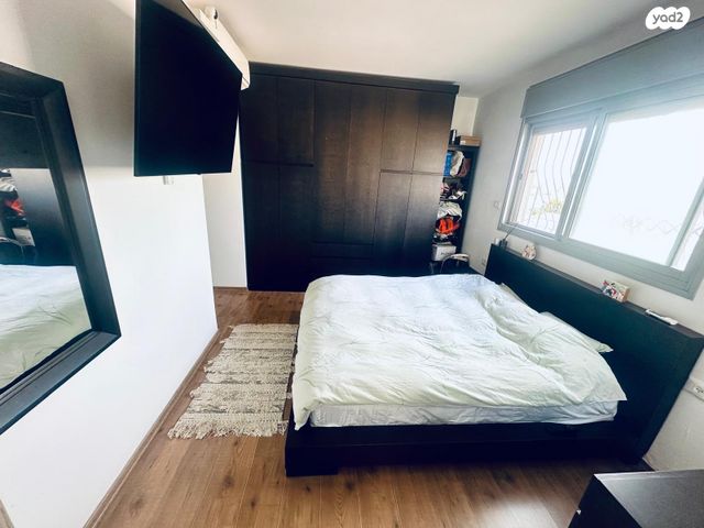 דירה, הר הצופים 11, רחובות ההולנדית, רחובות