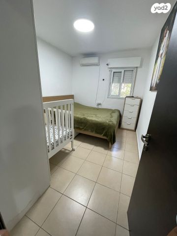 דירה, עובד לדיז'נסקי 10, אושיות, רחובות