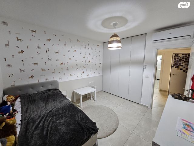 גג/ פנטהאוז, אסתר המלכה 18, כרמי גת, קרית גת