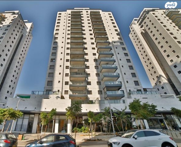 דירה, יצחק נבון 4, נאות אריאל שרון, קרית אונו