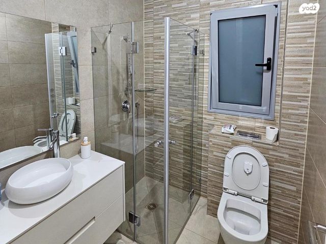 גג/ פנטהאוז, אסתר המלכה 18, כרמי גת, קרית גת