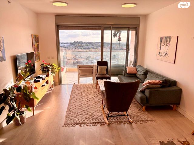 דירה, שדרות מקס ואמפרו שיין 6, רחובות החדשה, רחובות