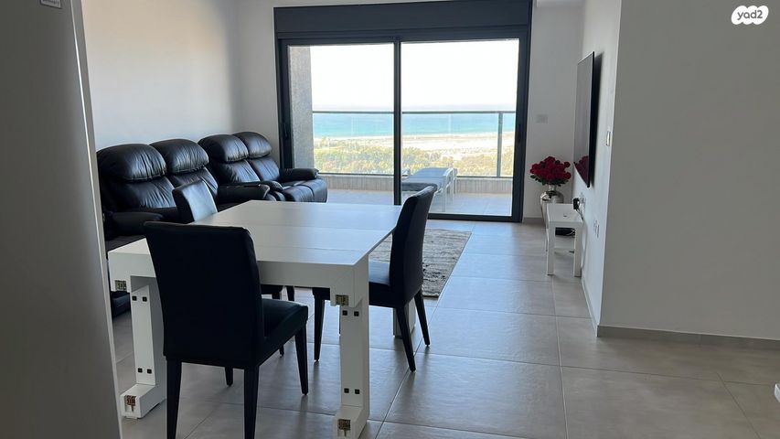 דירה, דולפין 2, גלי כרמל, טירת כרמל