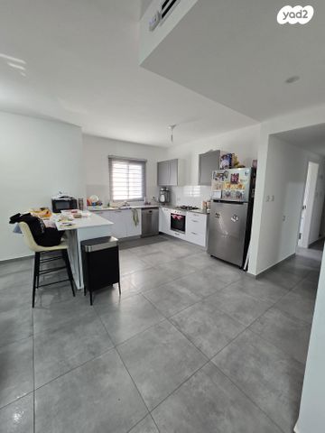 דירה, עופרה 24, גן יבנה מערב, גן יבנה