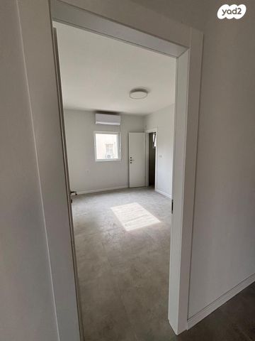 דירה, שדרות חיים וייצמן 55, צפון מערב מרכז העיר, נתניה