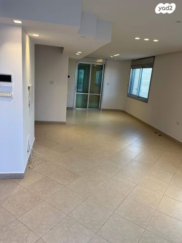 בית פרטי/ קוטג', זרובבל 10, גולן, רמת השרון