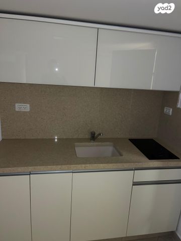 בית פרטי/ קוטג', זרובבל 10, גולן, רמת השרון