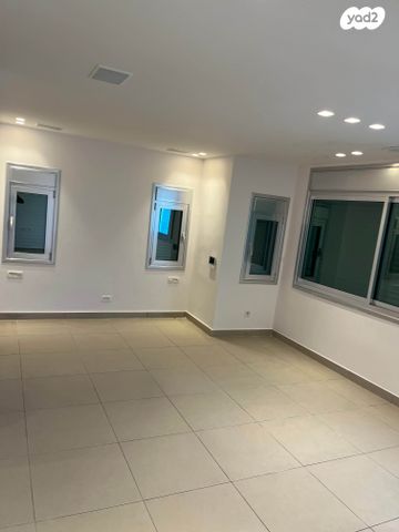 בית פרטי/ קוטג', זרובבל 10, גולן, רמת השרון