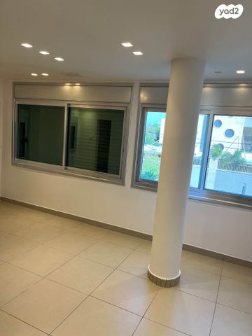 בית פרטי/ קוטג', זרובבל 10, גולן, רמת השרון