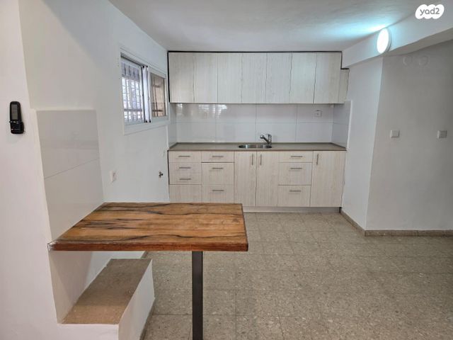 לנר ולבשמים 17