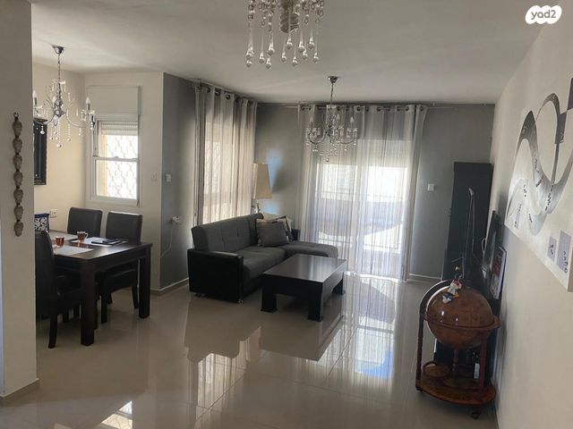 עמוס ירקוני 18