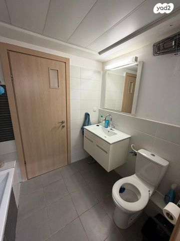 דירה, פרופ' יובל נאמן 17, רחובות המדע, רחובות