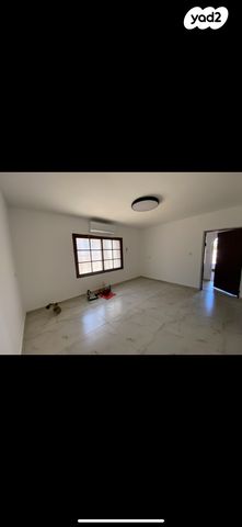 דו משפחתי, רמב"ם 15, שאר העיר, חצור הגלילית