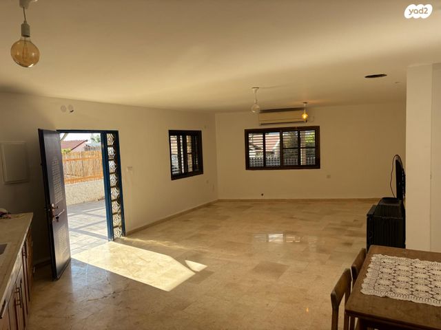 דו משפחתי, הרימון 30, גורנות הגליל, גורנות הגליל