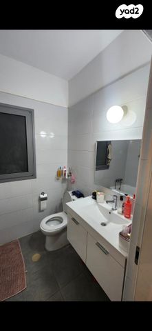 דירה, הרב זבולון גרז 10, רחובות הצעירה, רחובות