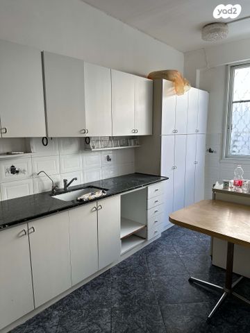 דירה, יאנוש קורצ'אק 4, לב העיר, בת ים