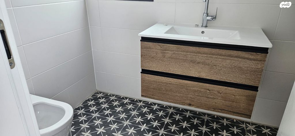 דירה, הרב הרצוג 6, צפון מערב מרכז העיר, נתניה