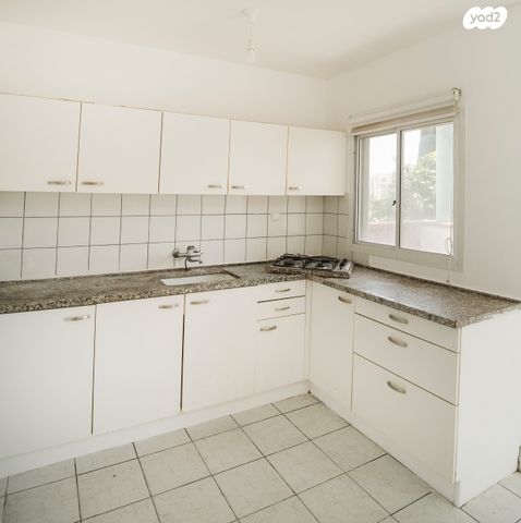 דירה, הצבעוני 41, נאות אשכול, יבנה