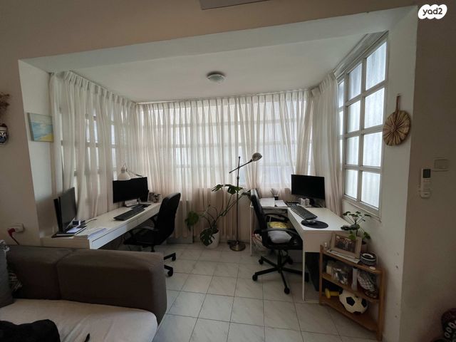 דירה, ז'בוטינסקי 15, ארלוזורוב, גבעתיים