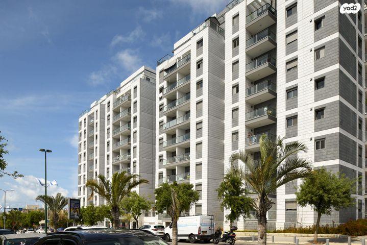 ברתיני גארי 9