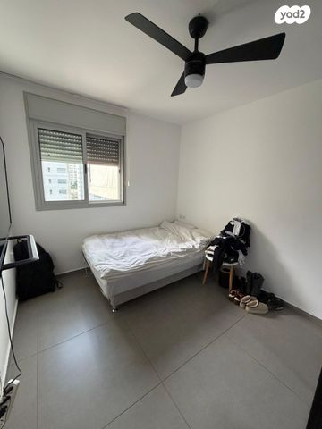 דירה, פרופ' יובל נאמן 17, רחובות המדע, רחובות