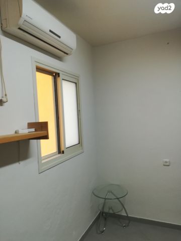 יחידת דיור, הגולן 6, קרית השרון, נתניה