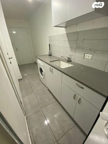 יחידת דיור, הרב מיימון 27, עין התכלת, נתניה