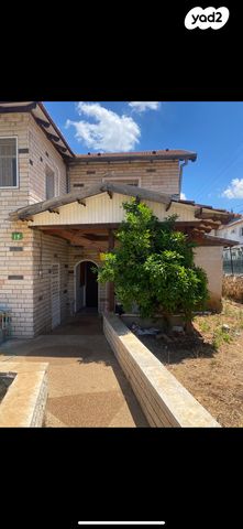 דו משפחתי, רמב"ם 15, שאר העיר, חצור הגלילית