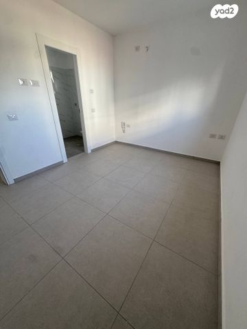 דירה, גולדה מאיר 32, פסגות אפק, ראש העין