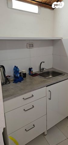 יחידת דיור, שביל החומה 12, עין כרם, ירושלים