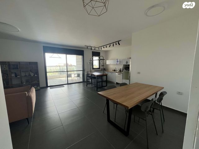 שדרות בן גוריון 7