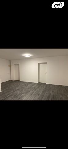 דו משפחתי, רמב"ם 15, שאר העיר, חצור הגלילית