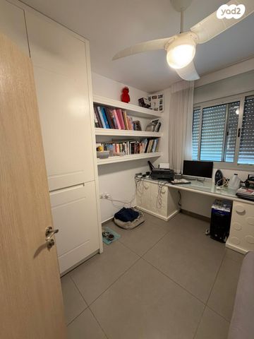 דירה, פרופ' יובל נאמן 17, רחובות המדע, רחובות