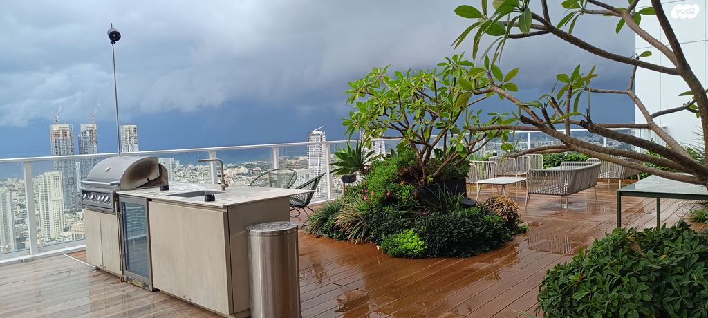 דירה, דרך מנחם בגין 146, מונטיפיורי, הרכבת, תל אביב יפו