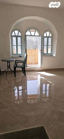 יחידת דיור, שביל החומה 12, עין כרם, ירושלים