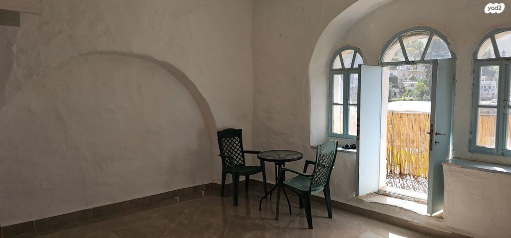 יחידת דיור, שביל החומה 12, עין כרם, ירושלים