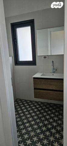 דירה, הרב הרצוג 6, צפון מערב מרכז העיר, נתניה