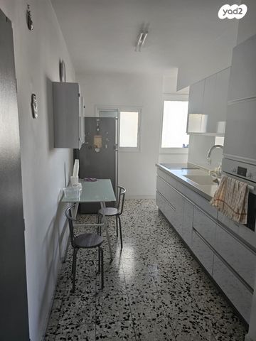 דירה, הפורצים 15, תל גיבורים, חולון