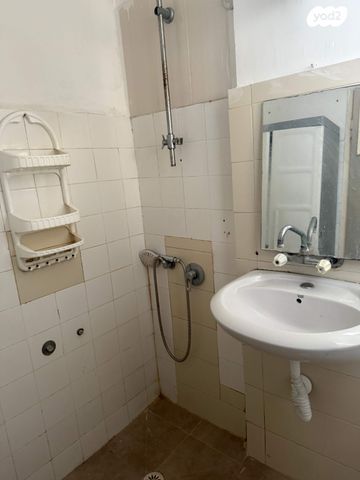 קיבוץ גלויות 1